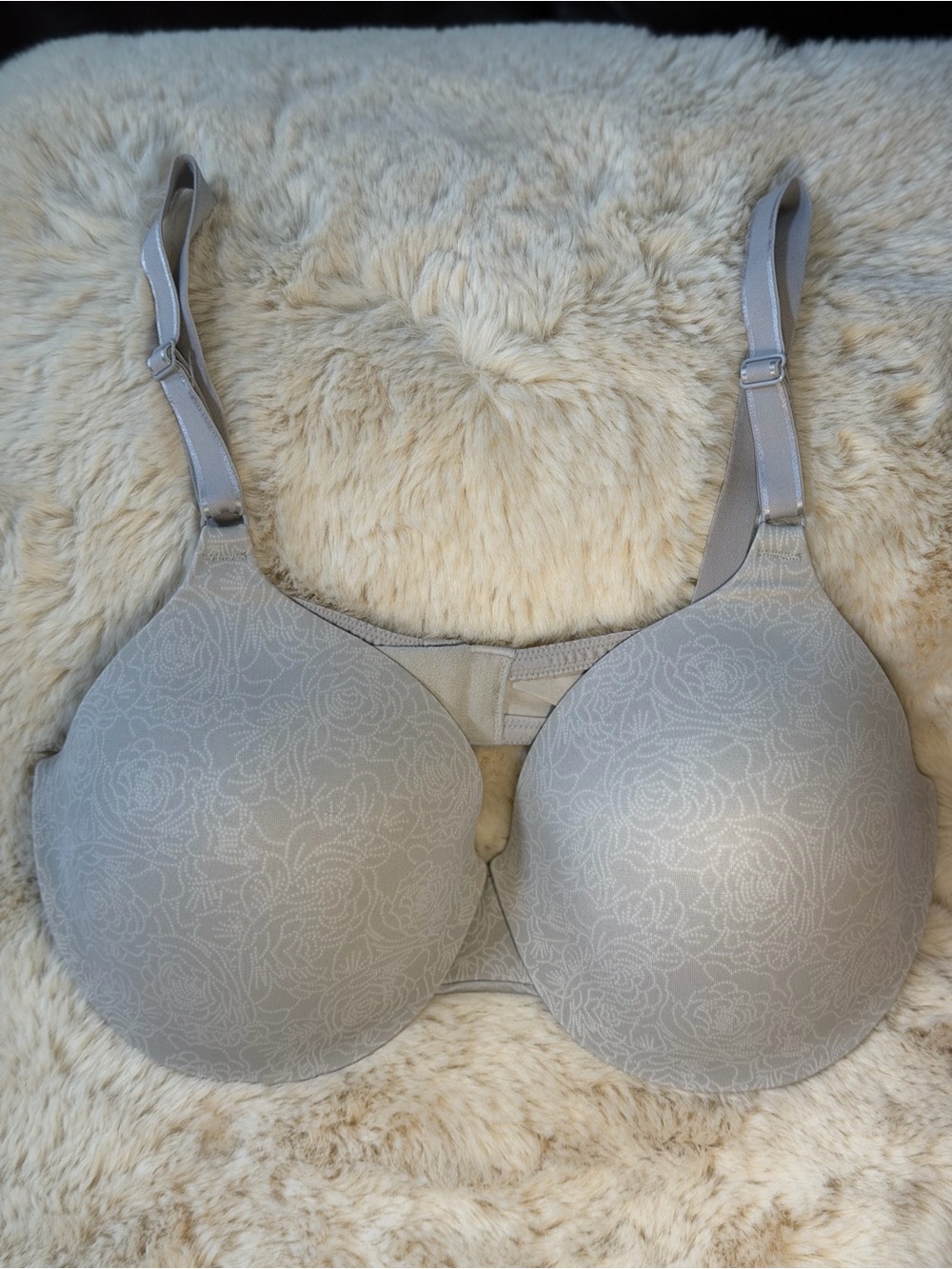 Warner's bra Platinum Gray/White Floral in a lightly lined Cushioned underwire.